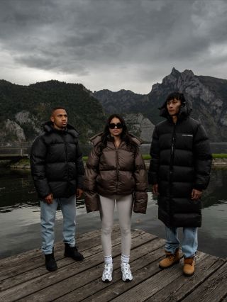 ✨ Pregătit pentru tot ce îți aduce iarna ✨ Iarnă cu stil alături de geaca puffer MID Extrem de călduroasă, oversize,...